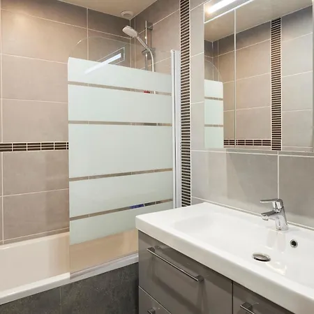Maison Proche Plage, 3 Chambres, Veranda, Terrasse, Parking Prive - Jean De Monts - Fr-1-323-434 *